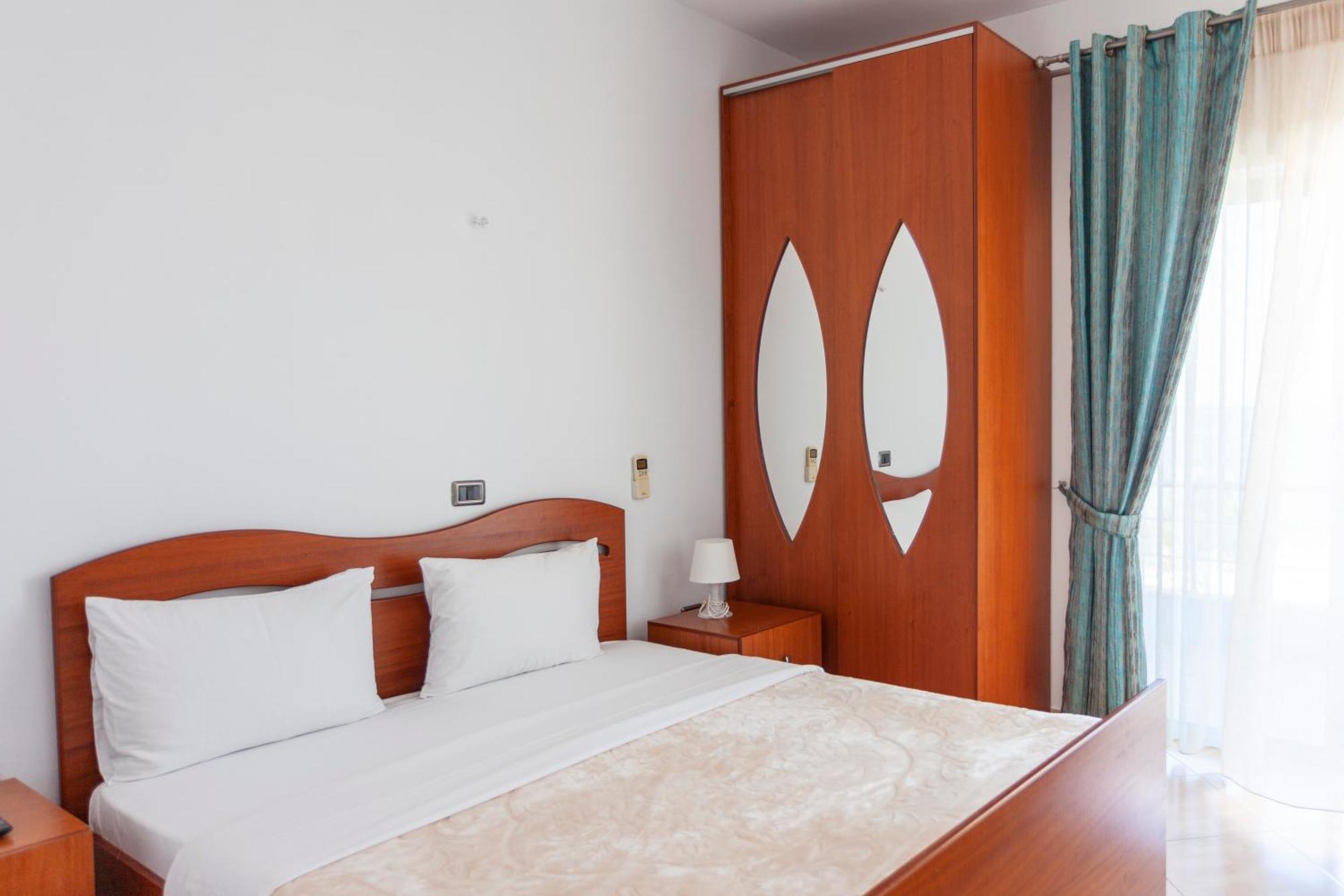 Dhima Hotel Himare Luaran gambar