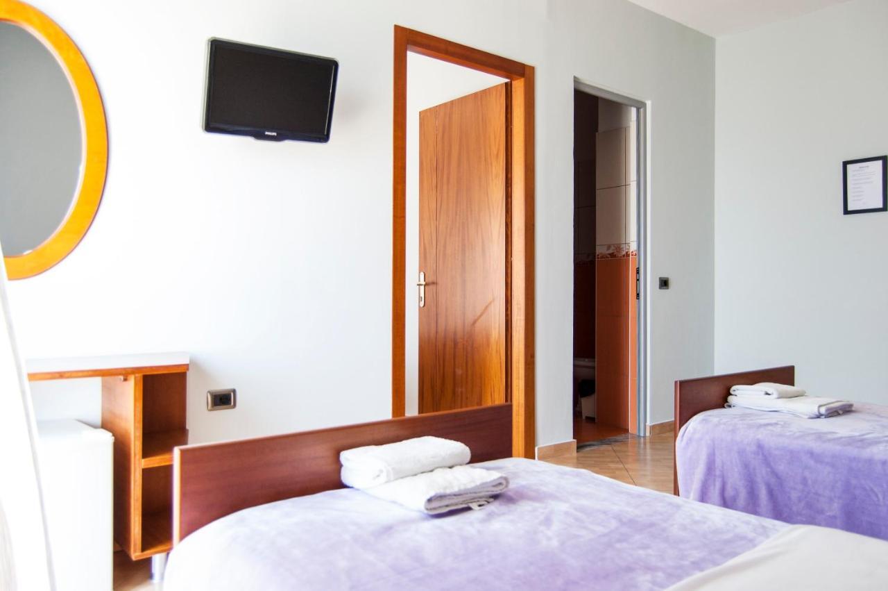 Dhima Hotel Himare Luaran gambar